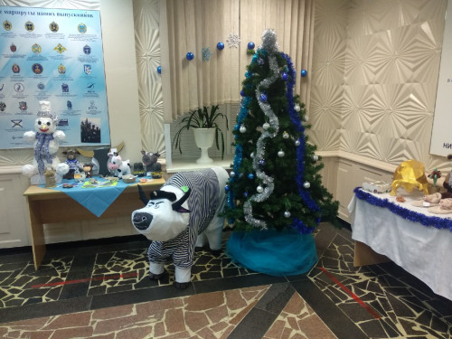 Новый год к нам мчится!
