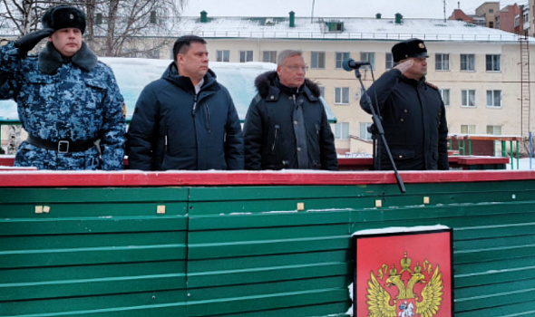 Торжественный митинг, посвящённый Дню Героев Отечества и вручению нового знамени кадетскому корпусу