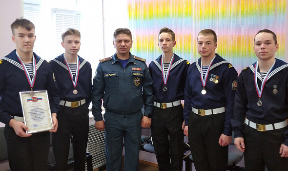 команда Архангельского морского кадетского корпуса приняла участие в городских соревнованиях "Первая помощь"