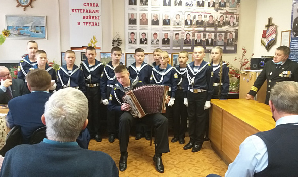 1 октября - День пожилого человека. Кадеты поздравили ветеранов Северного морского пароходства.