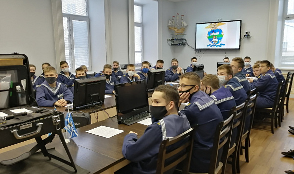 Представители УМВД России по Архангельской области провели для кадет профориентационную встречу
