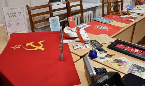 Выставка старинных вещей и реликвий "Путешествие в прошлое"